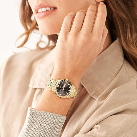 FOSSIL SCARLETTE CASUALQUARTZ/3 HAND DAY-DATE STAINLESS STEEL GOLD CASE STAINLESS STEEL BAND WOMENS WATCH - ES5206